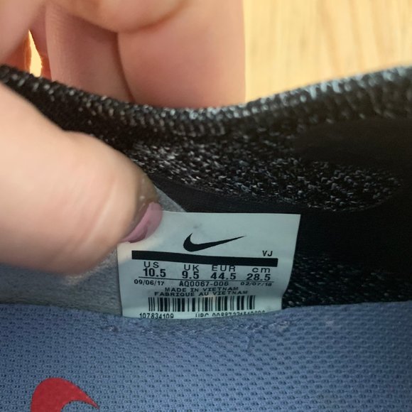 Nike Epic React Flyknit 2 Men's Size 10.5 Black - Picture 5 of 6